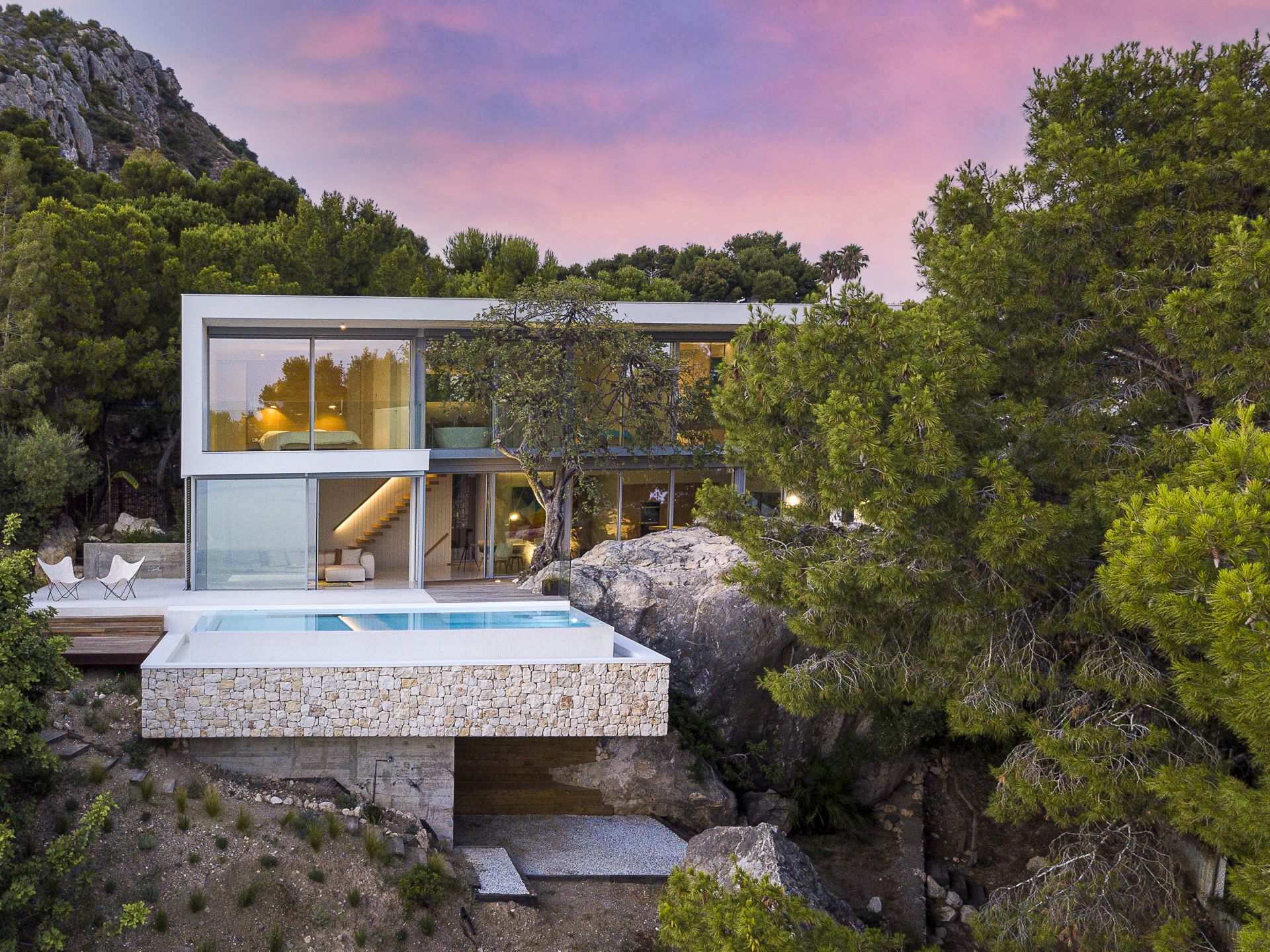 CASA LOS SAUCES - Image 1